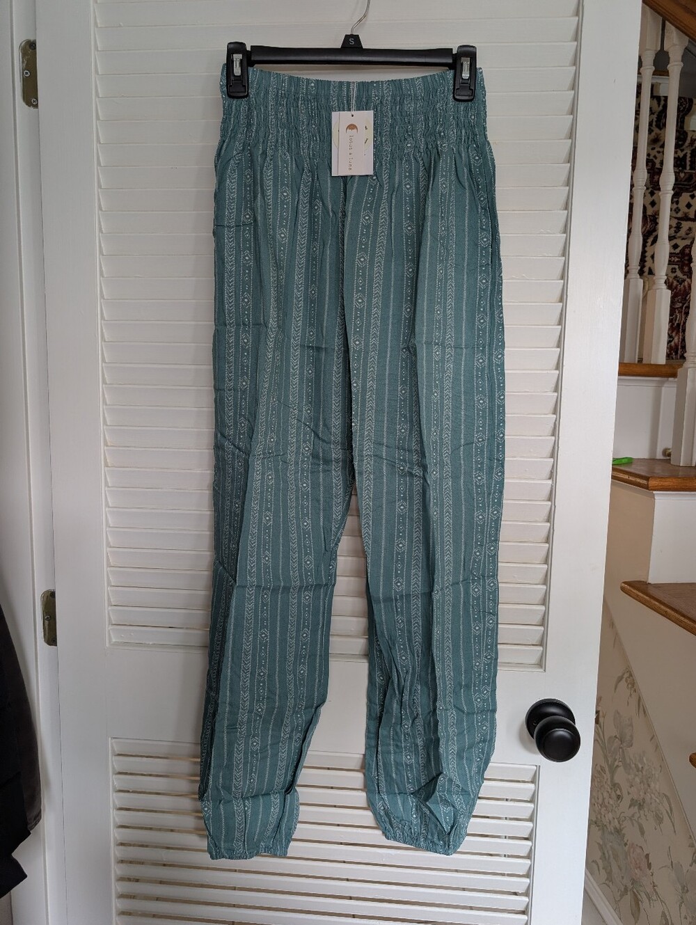NWT Lotus And Luna Sea Foam Green Tribal Harem Pants Size Small Petite